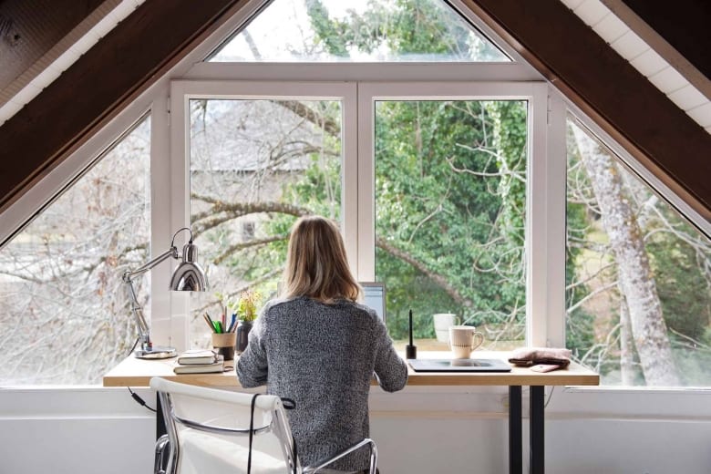 Ventanas correderas vs abatibles: diferencias reales, ventajas y cuál elegir
