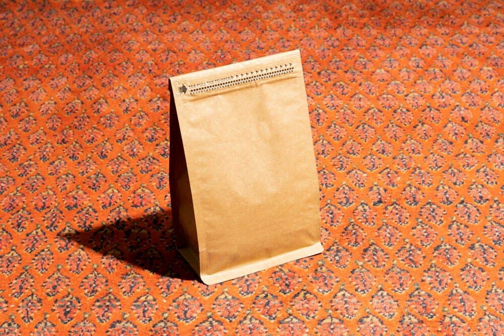 Bolsa de papel kraft reciclable para envíos de ecommerce